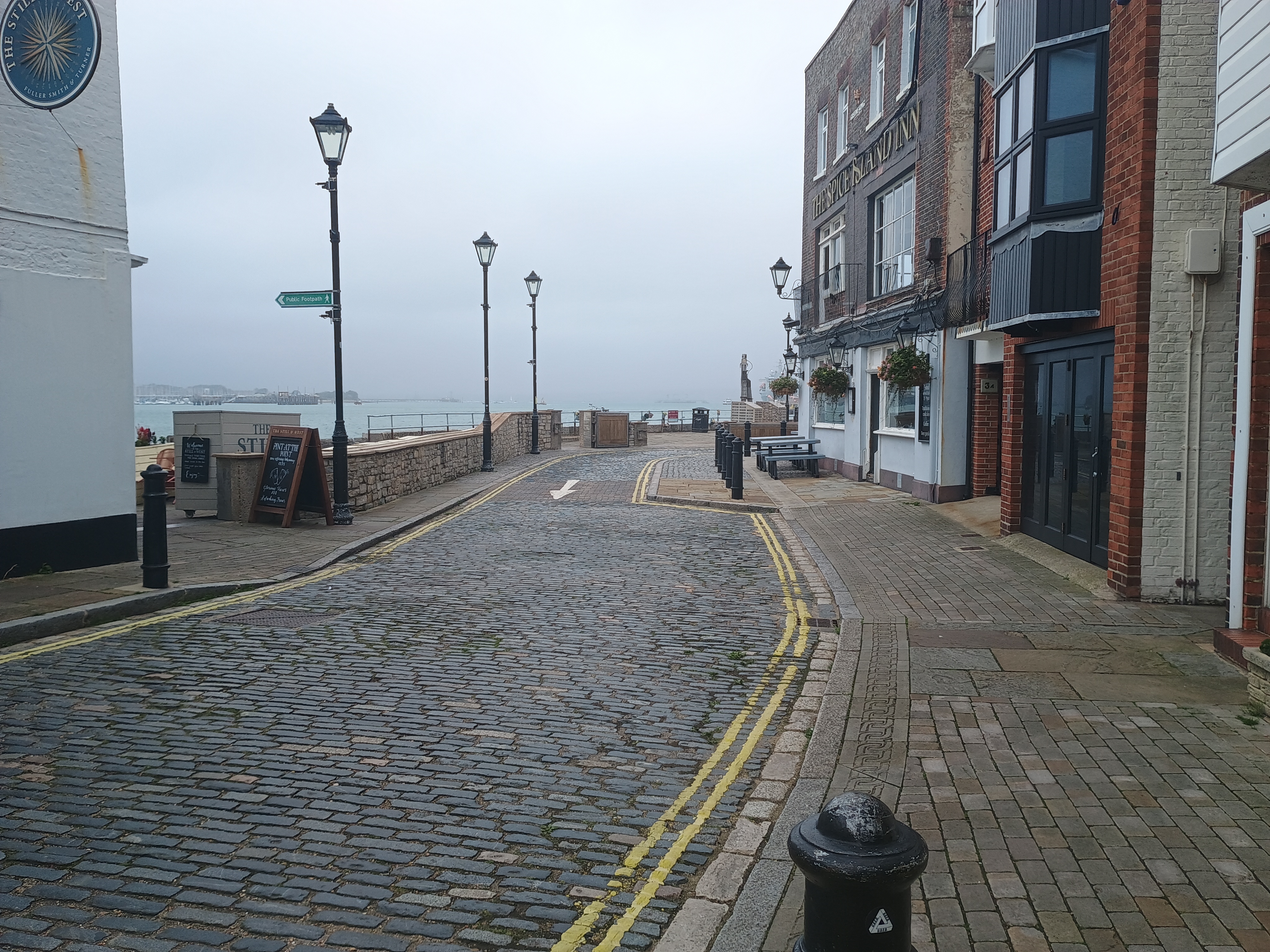 pub by the sea